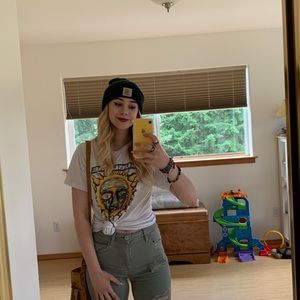 Meet your Posher, Ava